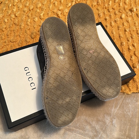 Gucci shoes size 8US, I just wore them out 3 times their on perfect condition - Picture 2 of 14